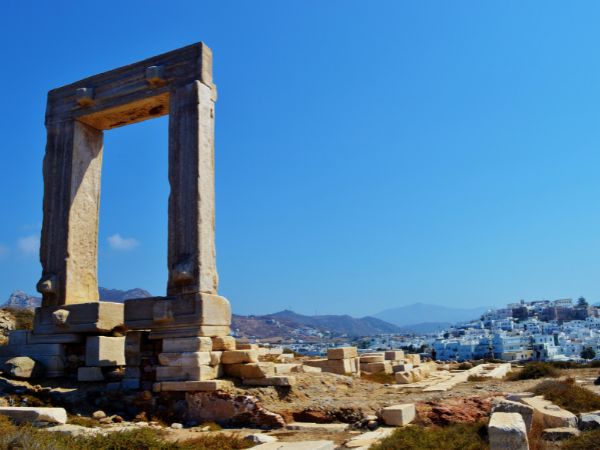 Island Hopping Made Easy: Exploring the Cyclades